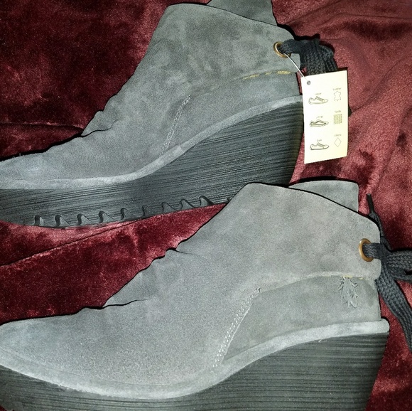 FLY London Women Sueade Ankle Boots - Picture 3 of 8